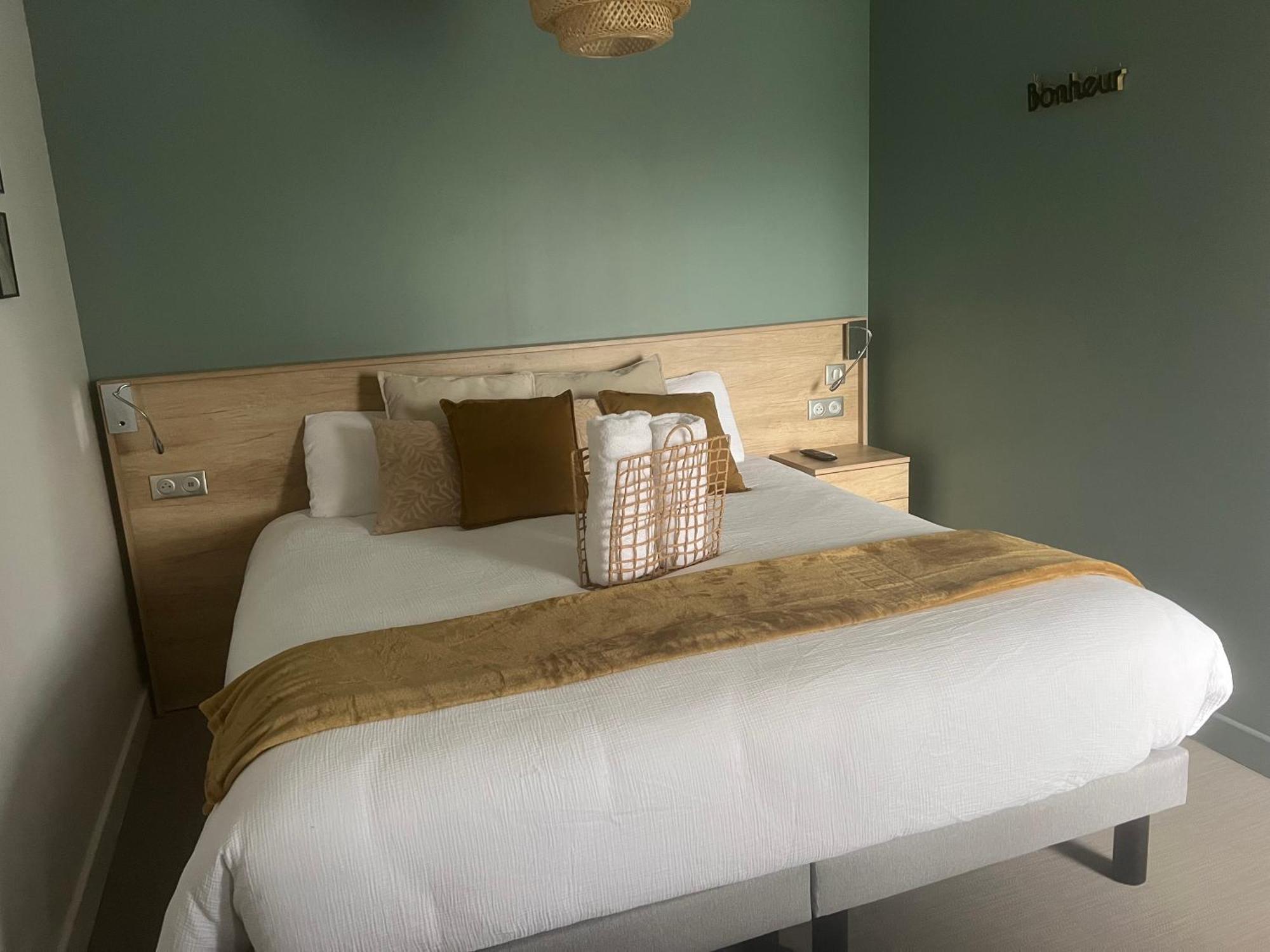 Chambre Privatisee L'Ermitage Vue Sur La Mayenne Château-Gontier Exterior foto